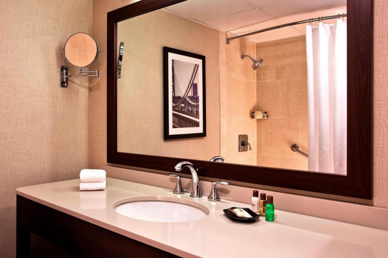 Sheraton Parsippany Hotel Экстерьер фото